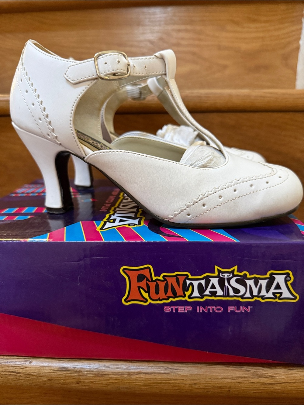 Size 6/EU 36 Funtasma white Flapper-26 pumps - Picture 4 of 6